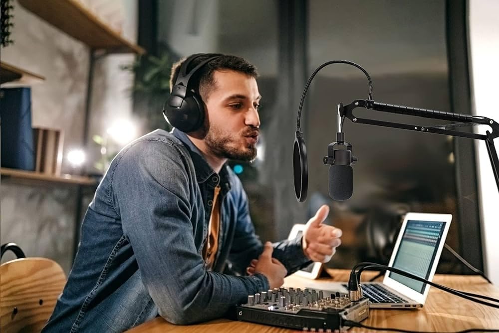 USB Dynamic Broadcast Microphone with Boom Arm and XLR Cable I498